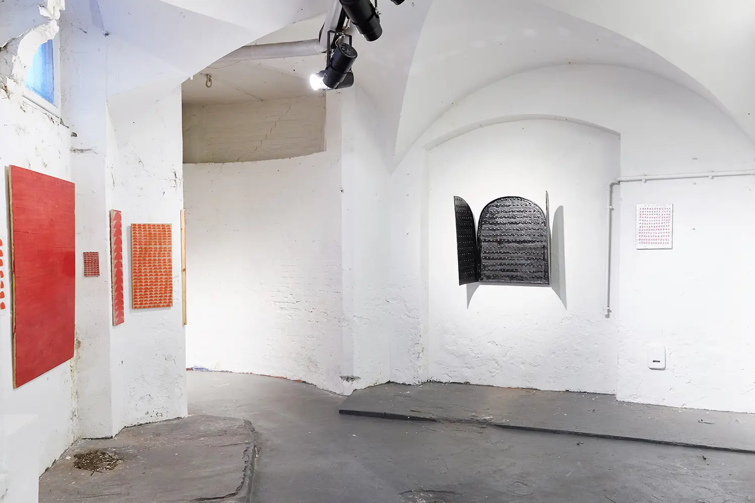 Heading for a Land of Eternal Sunshine, installation view, xpon-art Hamburg, March 2017. Curated by Tijana Mišković. Photo: stephiwald.com.