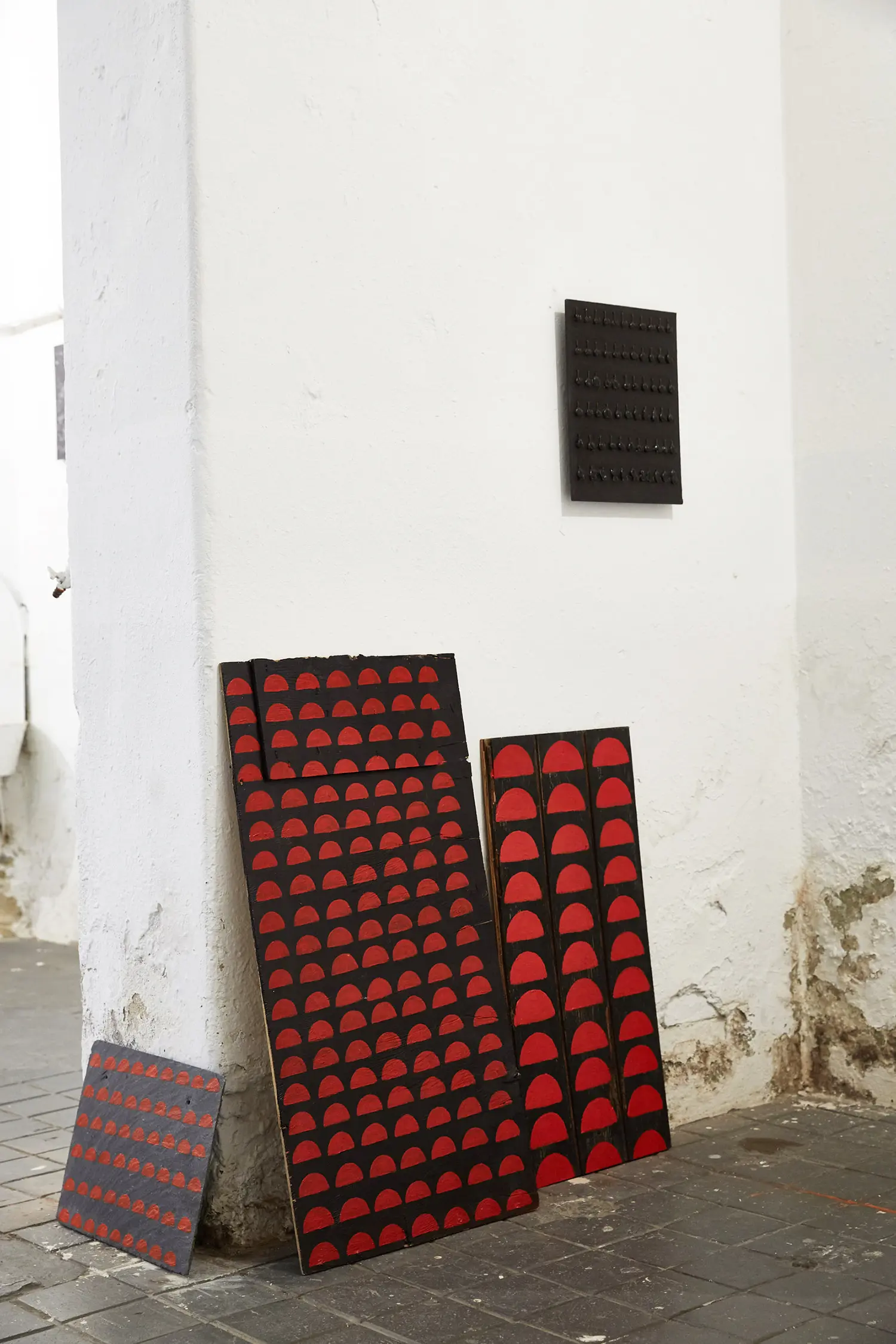Heading for a Land of Eternal Sunshine, installation view, xpon-art Hamburg, March 2017. Curated by Tijana Mišković. Photo: stephiwald.com.