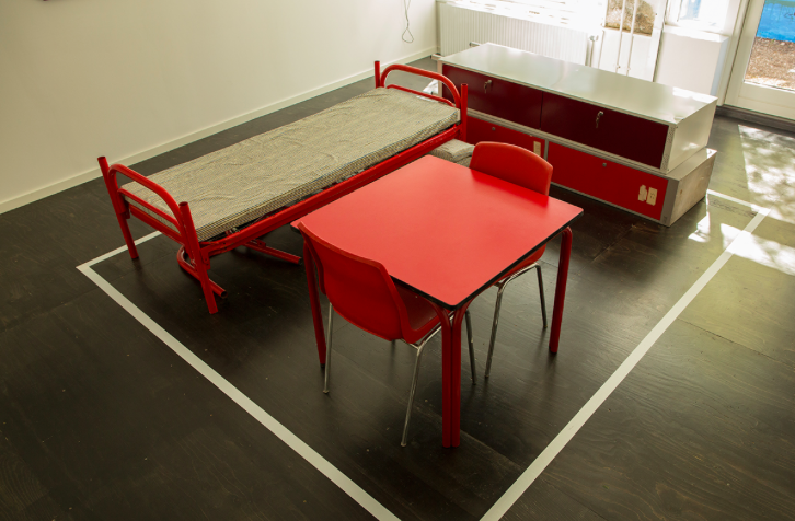 Nermin Duraković, (Re)arranging, 2009/2015, installation with furniture from 1990s Danish asylum centre