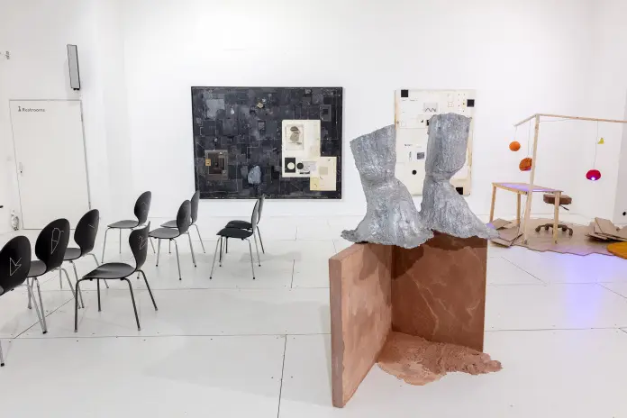 All at Once, exhibition view, Galerie Bridget Stern im Künstlerhaus FAKTOR, Hamburg, 2017. Photo: Daniel Fortmann.