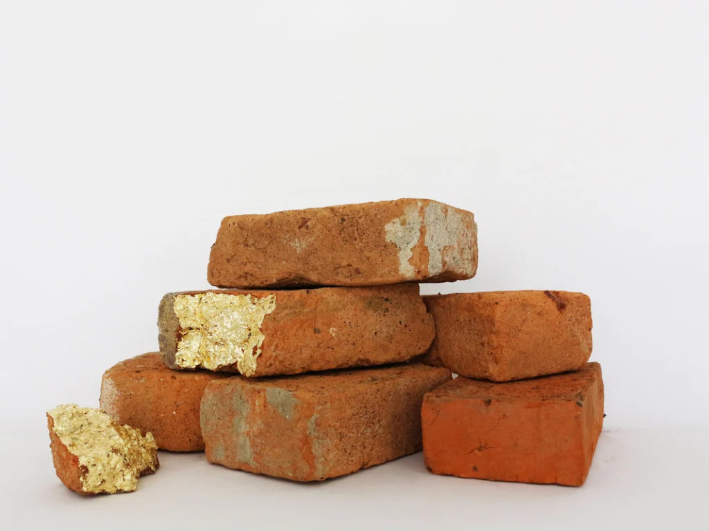 Saša Tatić, Worth of Gold When a Home is Made, 2007, photography diptych